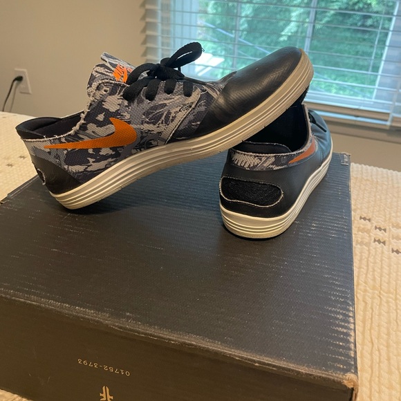 Used Nike one shots , good condition , good soles, rare colorway - Picture 5 of 5